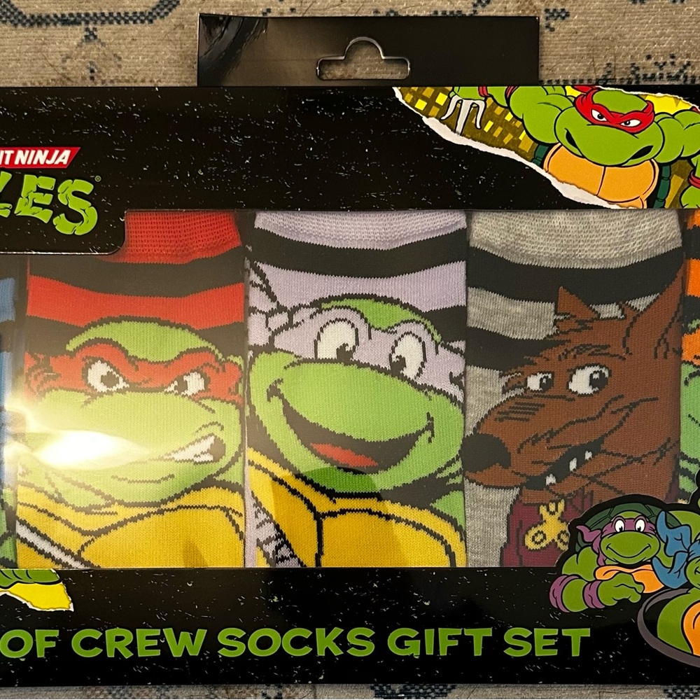 Nickelodeon Red and Green Casual Socks